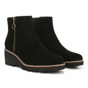 Vionic Black Ankle Boots with Tan Trim